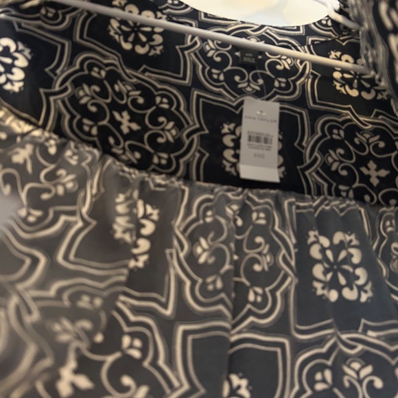 Ann Taylor Pullover Blouse - Picture 10 of 11